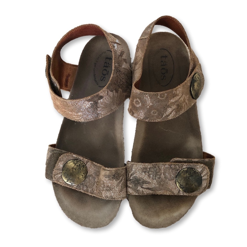 Taos Footwear Metallic Brown Leather Adjustable Strap Sandals